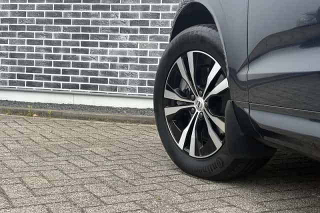 Volvo XC60 (2021) thumbnail 6