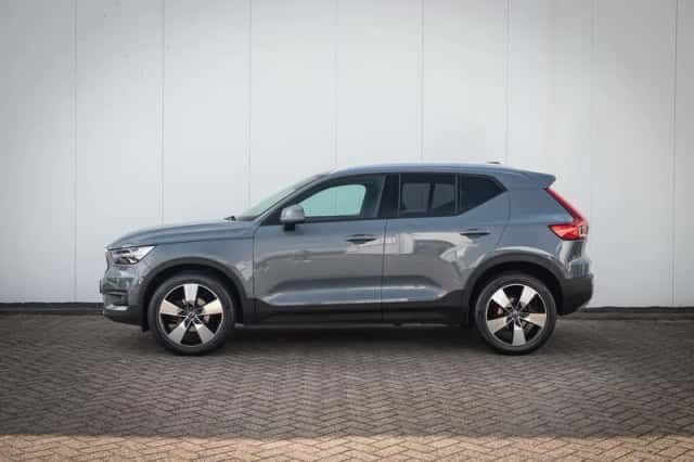 Volvo XC40 (2019) thumbnail 4