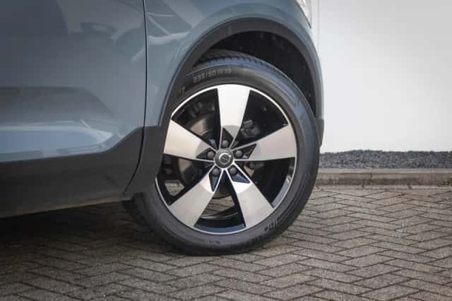 Volvo XC40 (2019) thumbnail 5