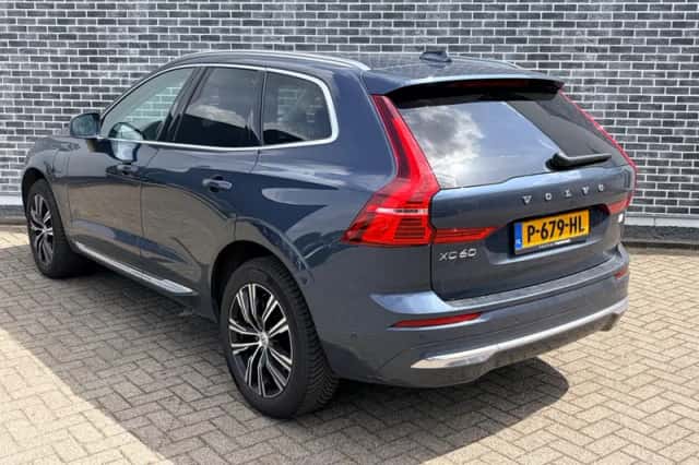 Volvo XC60 (2022) thumbnail 4