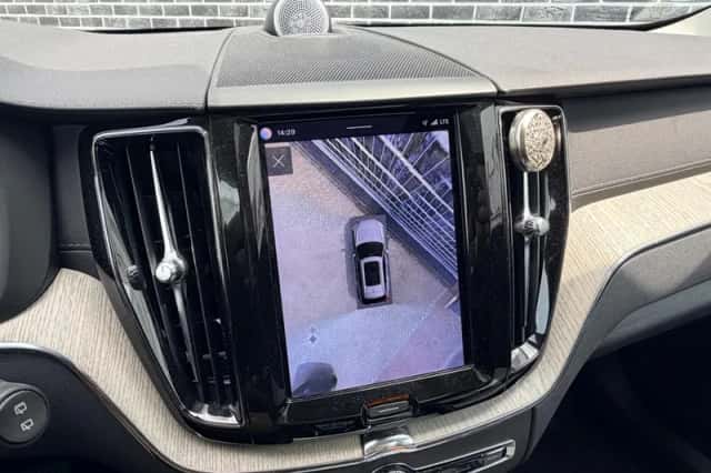 Volvo XC60 (2022) thumbnail 7