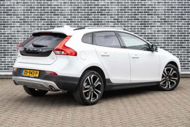 Volvo V40 (2019) thumbnail 4