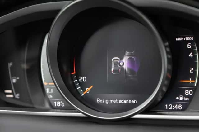 Volvo V40 (2019) thumbnail 40