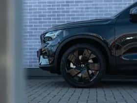 Volvo EX40 thumbnail 4