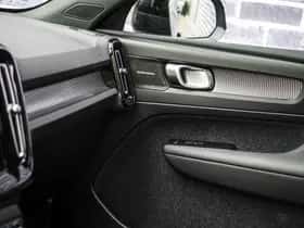 Volvo EX40 thumbnail 8