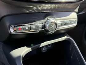 Volvo XC40 thumbnail 16