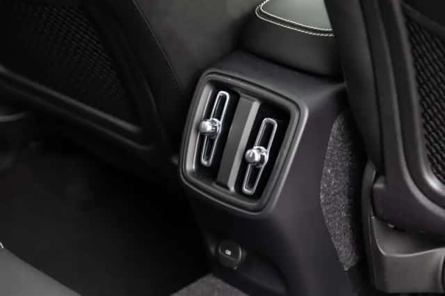 Volvo C40 (2022) thumbnail 17