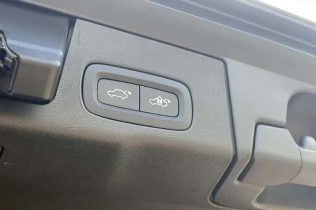 Volvo XC60 (2023) thumbnail 13