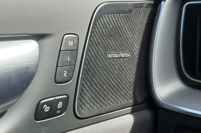 Volvo XC60 (2023) thumbnail 15