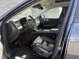 Volvo XC60 thumbnail 3