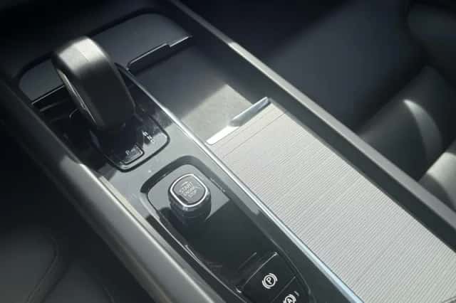 Volvo XC60 (2023) thumbnail 25