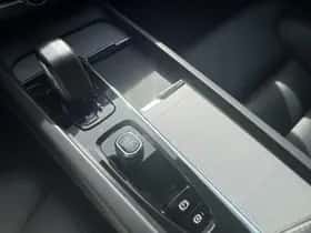 Volvo XC60 thumbnail 25