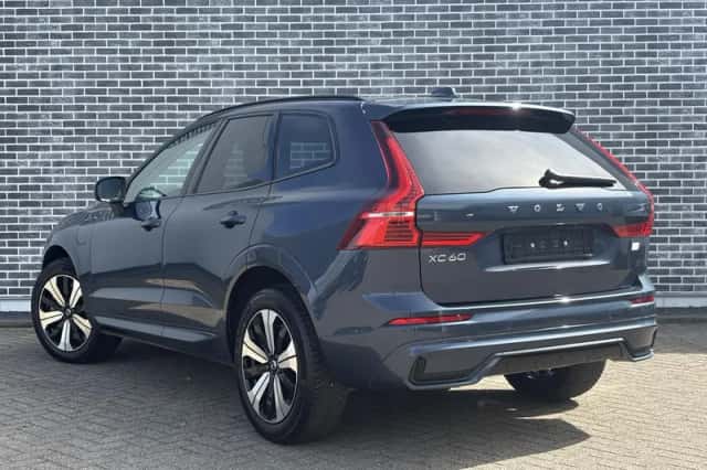Volvo XC60 (2023) thumbnail 5