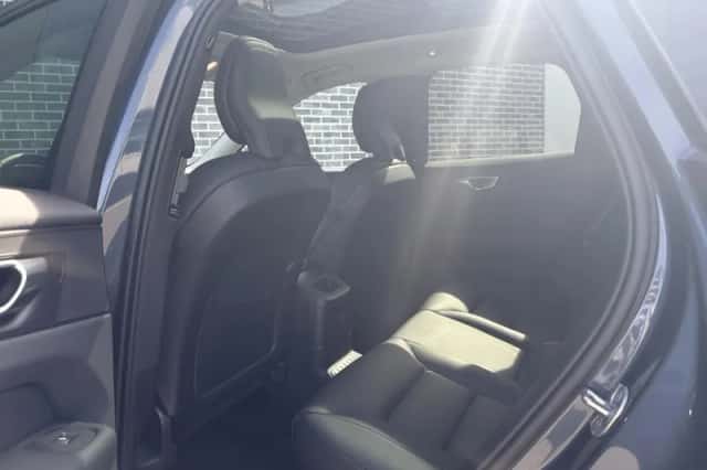 Volvo XC60 (2023) thumbnail 7