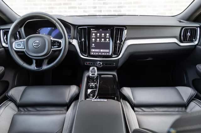 Volvo V60 (2025) thumbnail 2