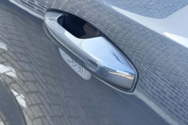Volvo XC40 (2021) thumbnail 11