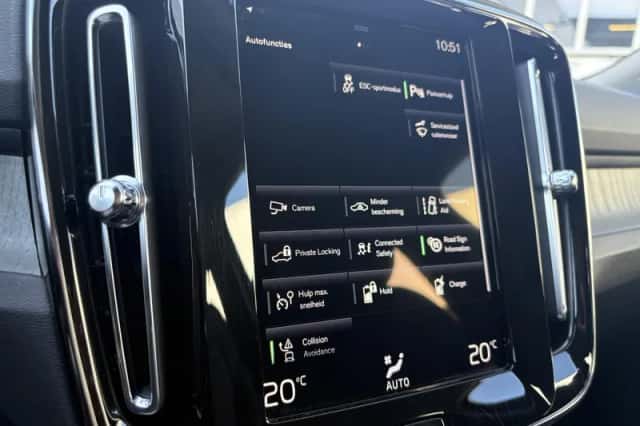 Volvo XC40 (2021) thumbnail 17