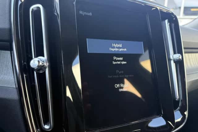 Volvo XC40 (2021) thumbnail 19