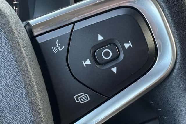 Volvo XC40 (2021) thumbnail 25