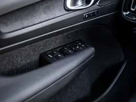 Volvo EX40 thumbnail 18