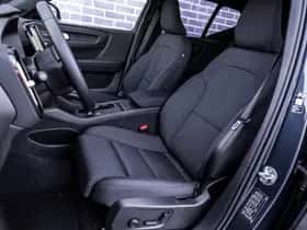 Volvo EX40 thumbnail 6