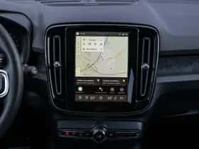 Volvo EX40 thumbnail 9
