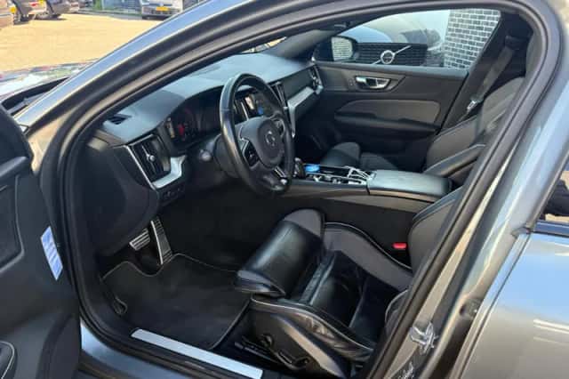 Volvo V60 (2019) thumbnail 5