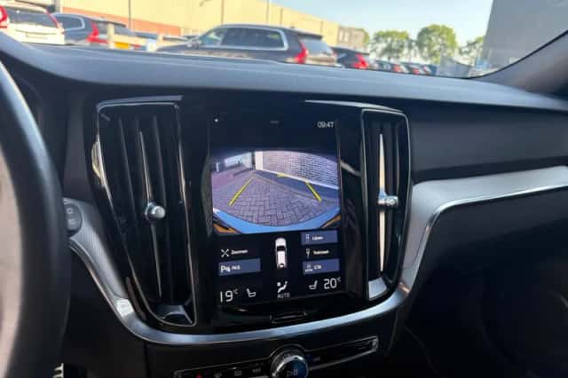 Volvo V60 (2019) thumbnail 6