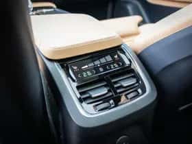 Volvo XC90 thumbnail 22