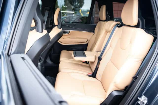 Volvo XC90 (2021) thumbnail 9