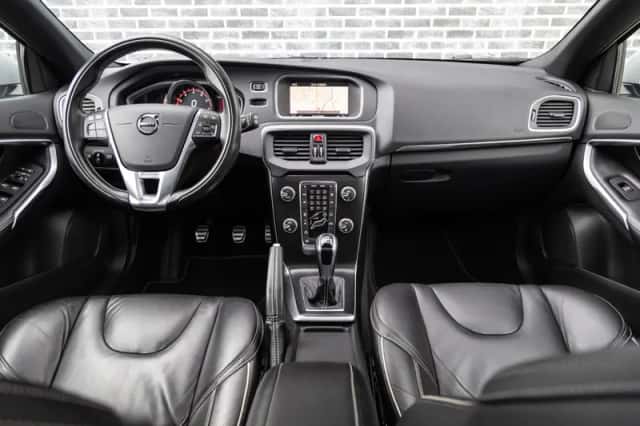 Volvo V40 (2018) thumbnail 2