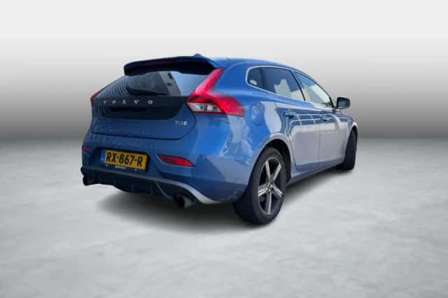 Volvo V40 (2018) thumbnail 2