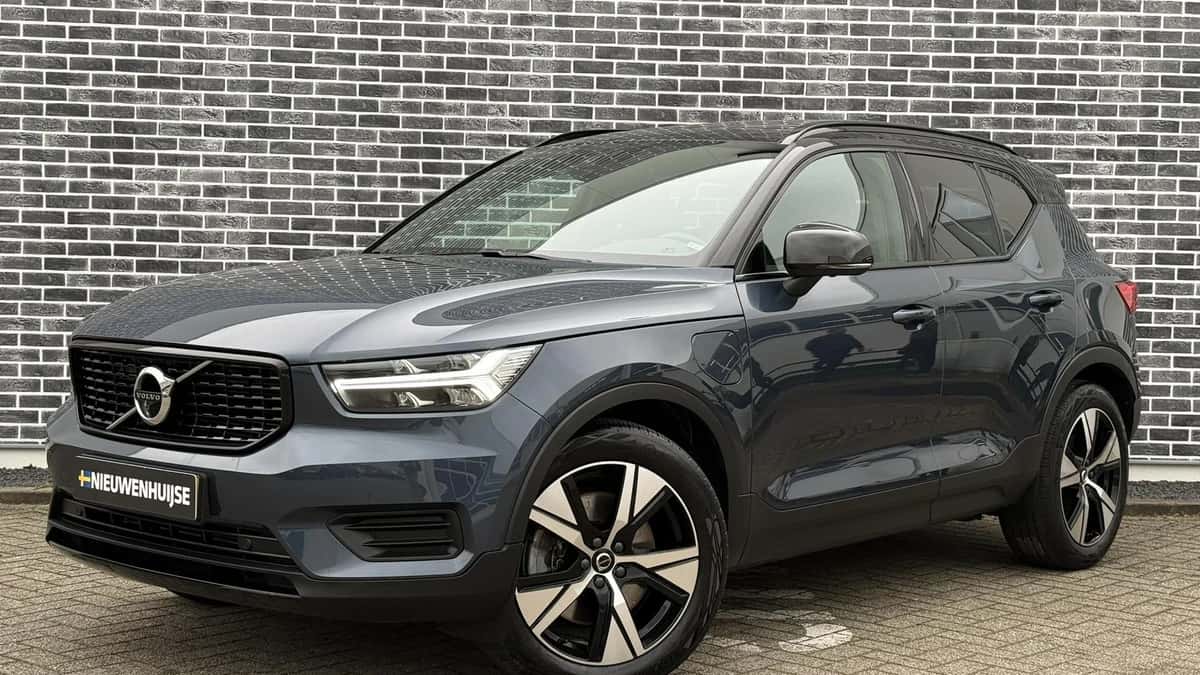 Volvo XC40 — foto 1