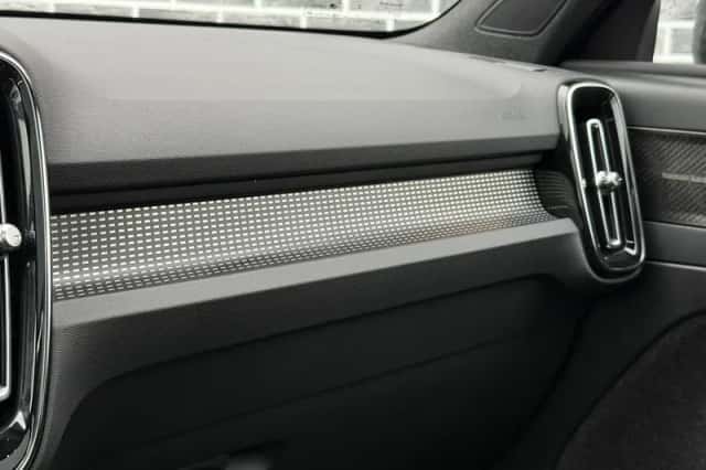 Volvo XC40 (2022) thumbnail 13