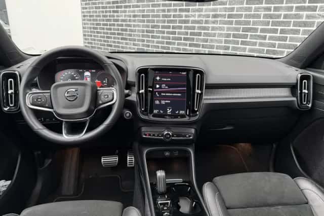 Volvo XC40 (2022) thumbnail 3