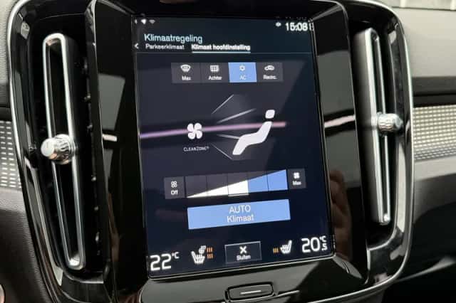 Volvo XC40 (2022) thumbnail 24