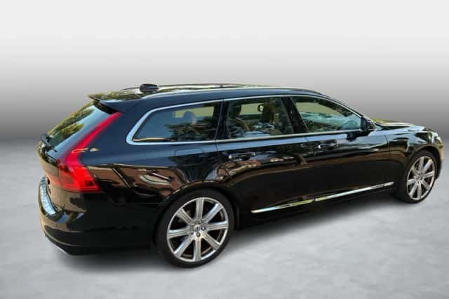 Volvo V90 (2016) thumbnail 2