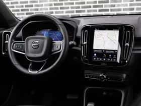 Volvo XC40 thumbnail 3