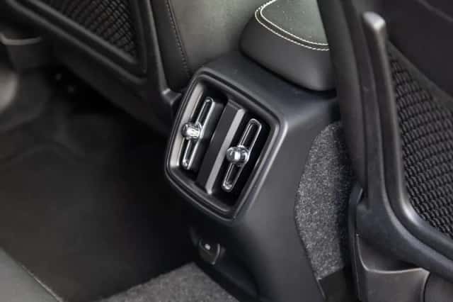 Volvo XC40 (2022) thumbnail 25