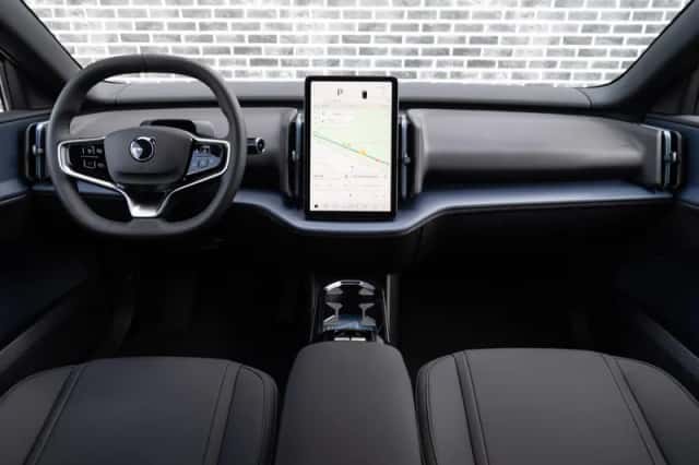 Volvo EX30 (2026) thumbnail 3