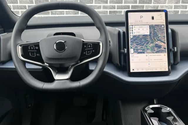 Volvo EX30 (2026) thumbnail 3