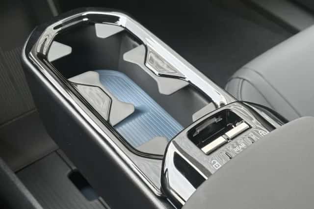 Volvo EX30 (2026) thumbnail 7