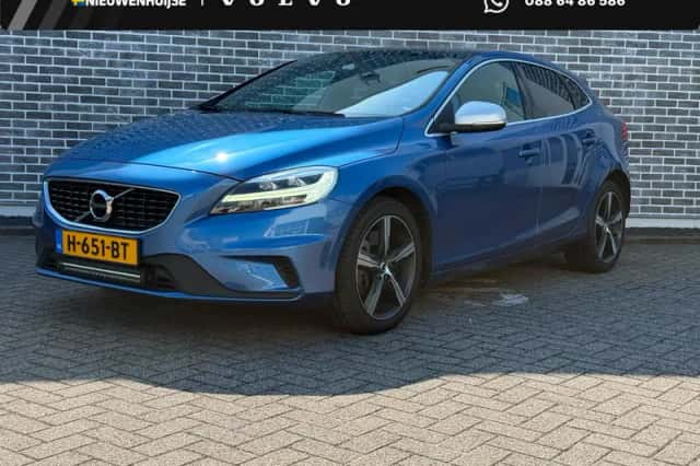 Volvo V40 (2019) thumbnail 1