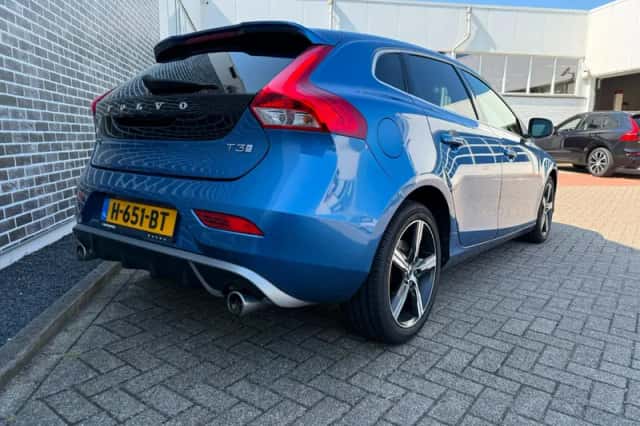 Volvo V40 (2019) thumbnail 2