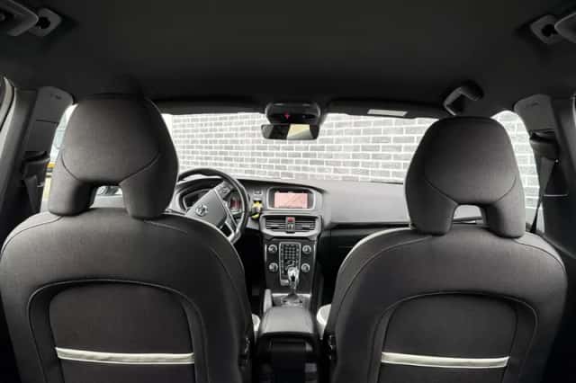 Volvo V40 (2018) thumbnail 25