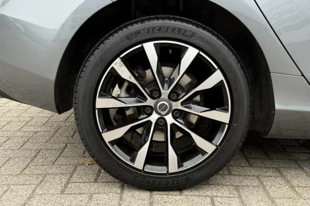 Volvo V40 (2018) thumbnail 26
