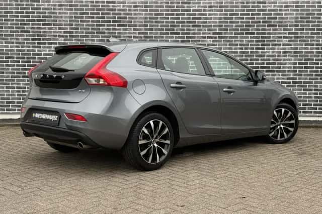 Volvo V40 (2018) thumbnail 4