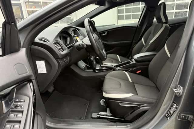 Volvo V40 (2018) thumbnail 5