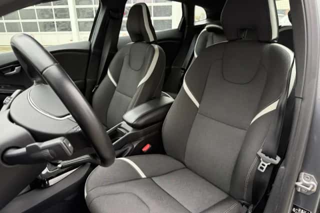 Volvo V40 (2018) thumbnail 8