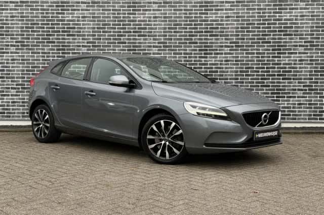 Volvo V40 (2018) thumbnail 10